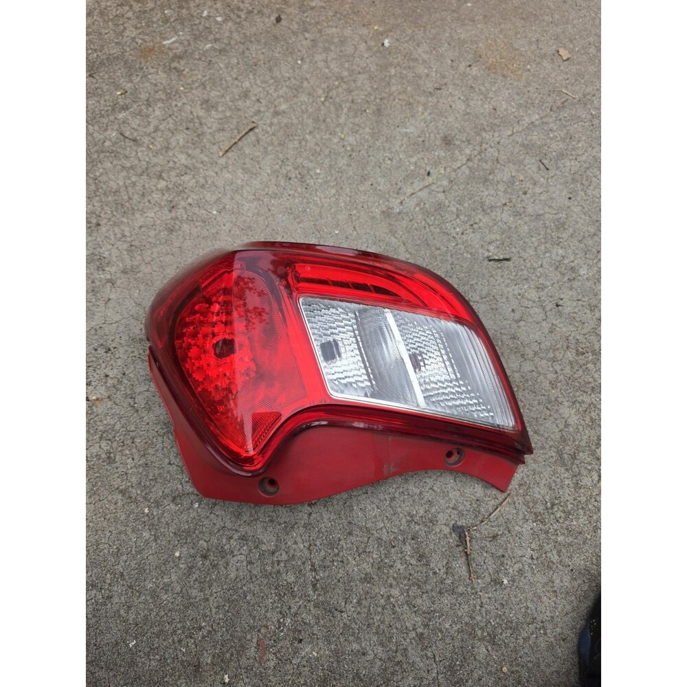 2018-2022 Chevrolet Spark *OEM* Passenger Right Tail Light 42607404
